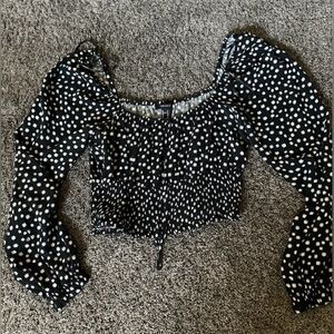 Forever 21 Black and White Top Size Medium 0245